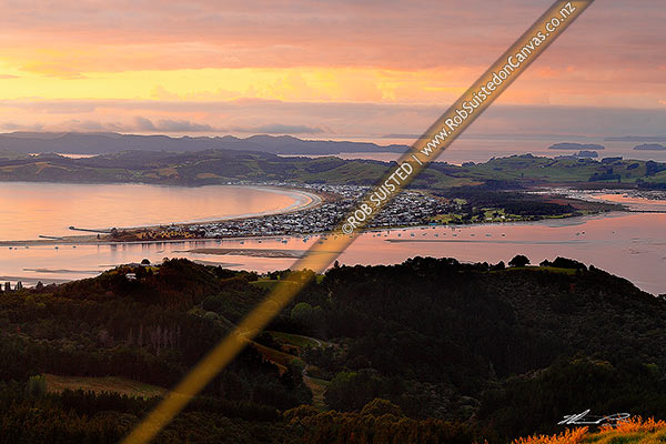 Photo of Omaha Beach and Whangateau Harbour, with Kawau Island beyond. Sunrise, Leigh, Rodney, Auckland Region, New Zealand (NZ)